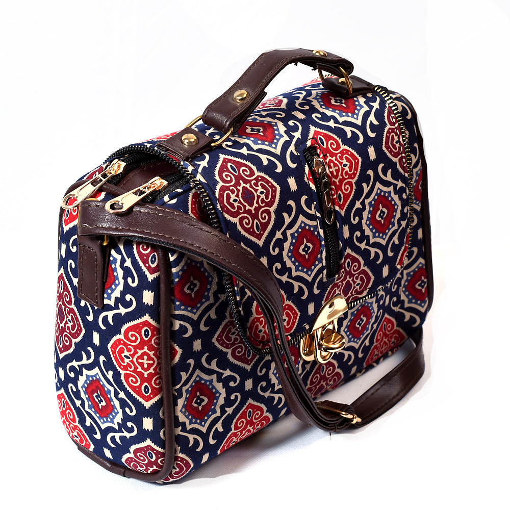 Avira crossbody